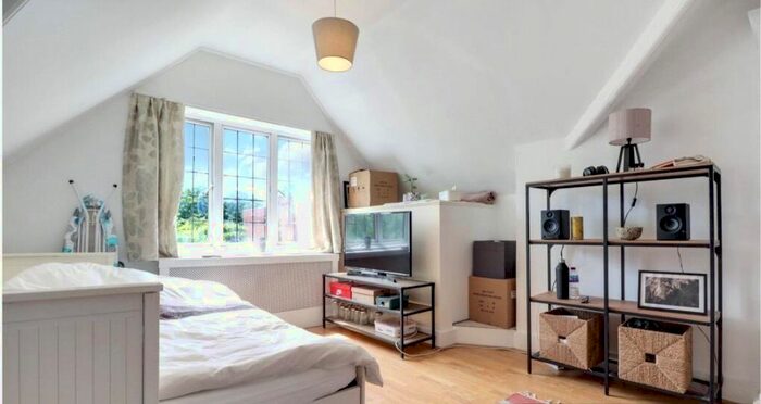 Studio To Rent In Great North Road, Highgate, London, N6