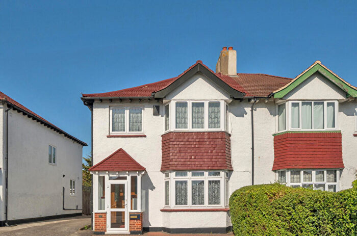3 Bedroom Semi-Detached House For Sale In Kidbrooke Park Road, London, SE3