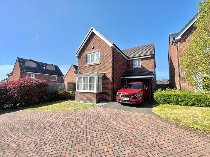 3 Bedroom Detached House For Sale In St. Peters Walk, Widnes, Cheshire, WA8