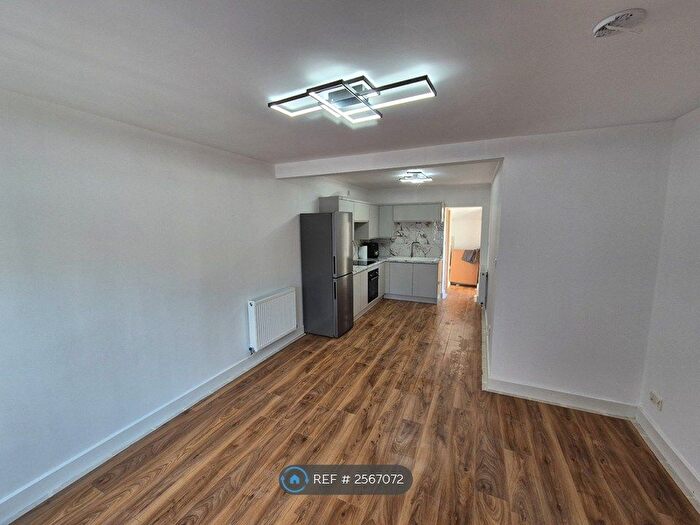 3 Bedroom Bungalow To Rent In Cotwall End Road, Dudley, DY3