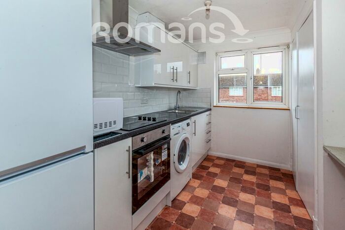 2 Bedroom Apartment To Rent In Shepherds Close, SL6