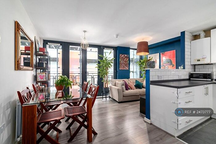 2 Bedroom Flat To Rent In Fondant Court, London, E3