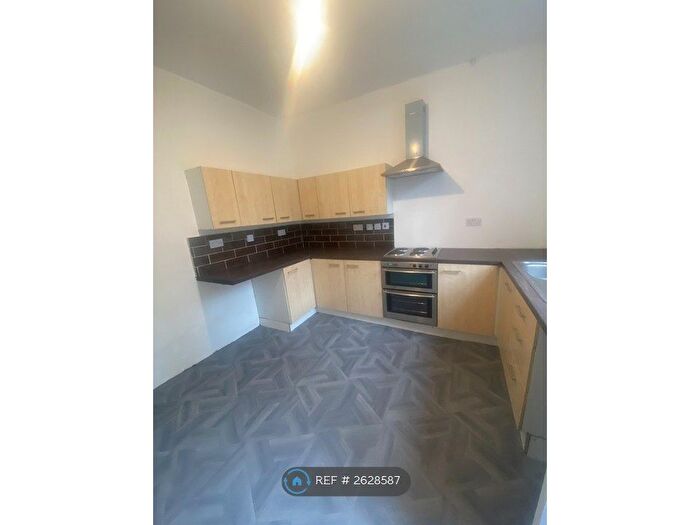 2 Bedroom Terraced House To Rent In Park Street, Oldham, OL2