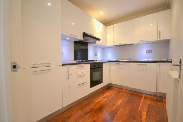 1 Bedroom Flat To Rent In De Crespigny Park, Camberwell, London, SE5