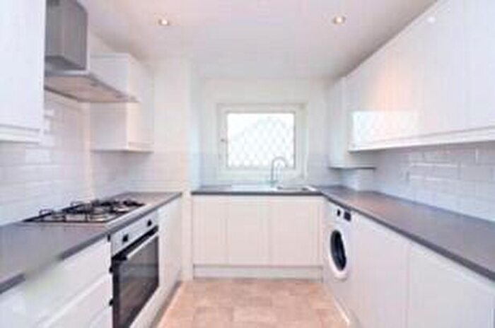 1 Bedroom Flat To Rent In Woodman Street, Silvertown, London, E16