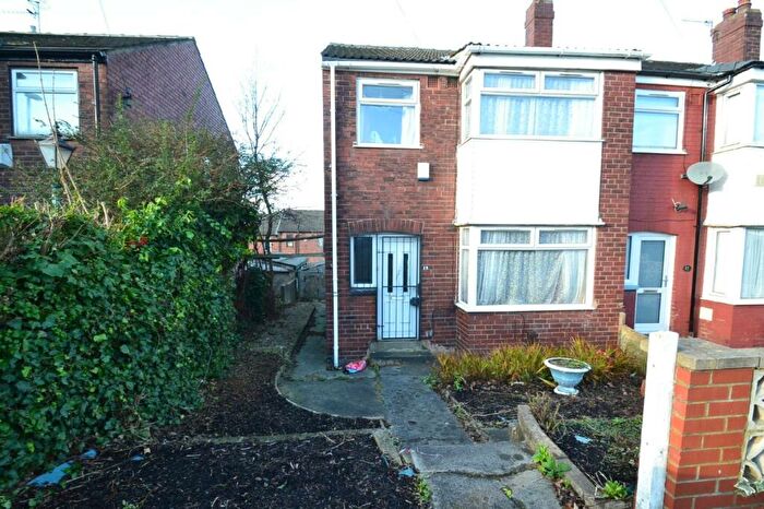 3 Bedroom End Of Terrace House To Rent In Kelso Gardens, Hyde Park, Leeds, LS2
