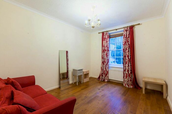 1 Bedroom Flat To Rent In Enfield Cloisters, Shoreditch, London, N1