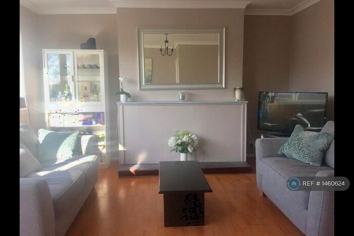 2 Bedroom Flat To Rent In Longfield Crescent, London, SE26