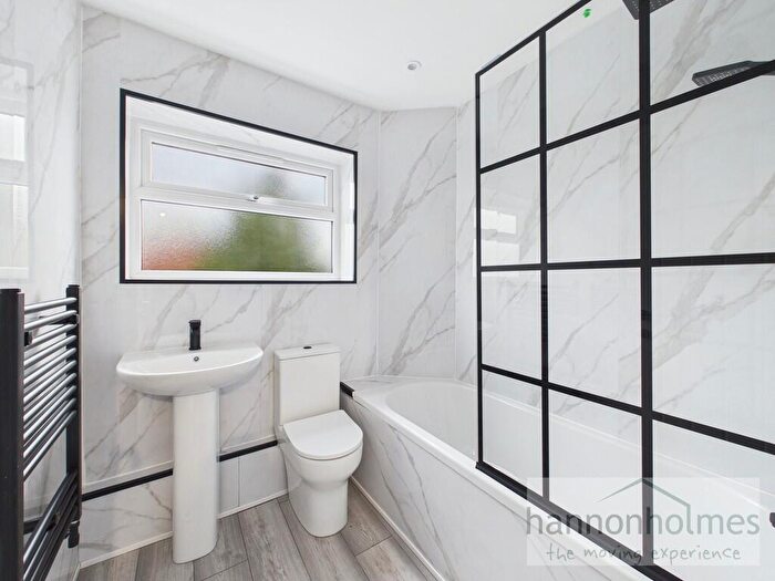 2 Bedroom Apartment For Sale In Hatherleigh Walk, Bolton, BL2