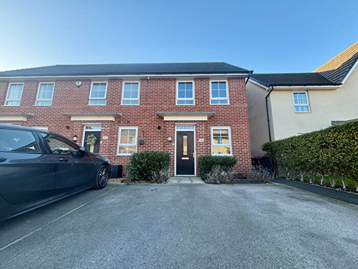 2 Bedroom End Of Terrace House For Sale In Hawthorn Drive, Thornton, FY5