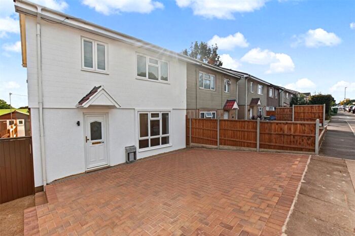 3 Bedroom Semi Detached House For Sale In Halcot Avenue, Bexleyheath, DA6