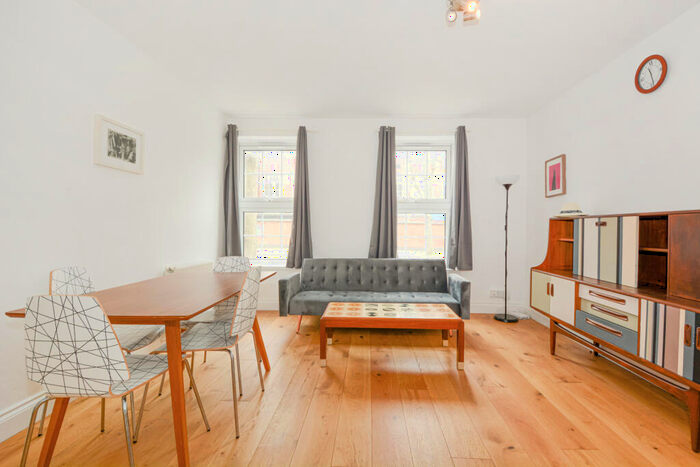 1 Bedroom Flat To Rent In Pickwick House, George Row, SE16