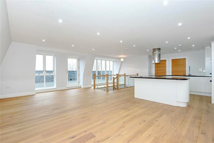 3 Bedroom Duplex To Rent In Regency House, Eton Court, Windsor, Berkshire, SL4
