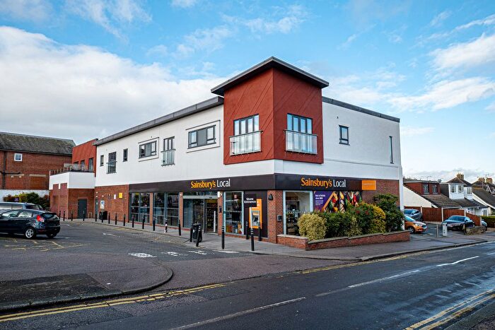 2 Bedroom Flat For Sale In London Road, Leigh-On-Sea, SS9