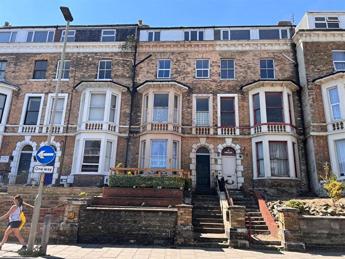 2 Bedroom Flat To Rent In Aberdeen Walk, Scarborough, YO11