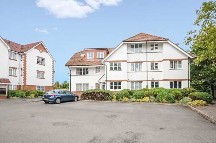 2 Bedroom Flat To Rent In Newbury, Berkshire, RG14