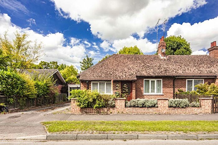 2 Bedroom Bungalow For Sale In Underhill, Moulsford, OX10