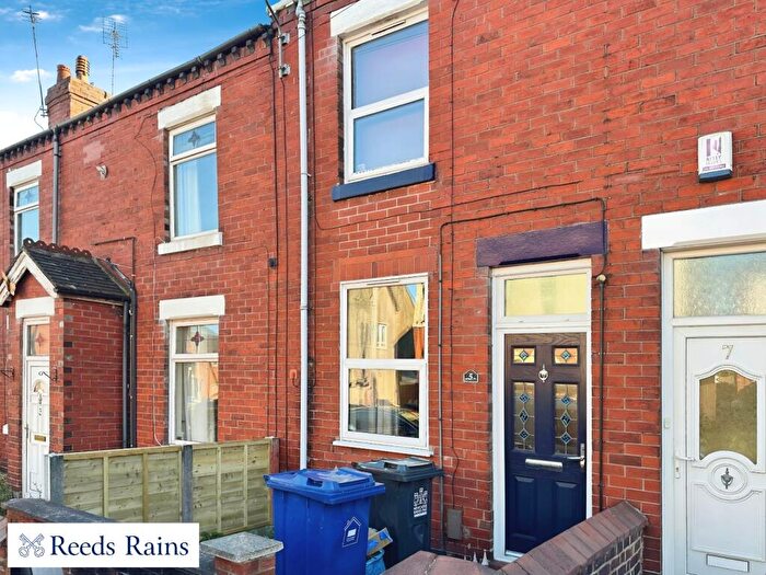 2 Bedroom Terraced House For Sale In Dimsdale View East, Newcastle, Staffordshire, ST5