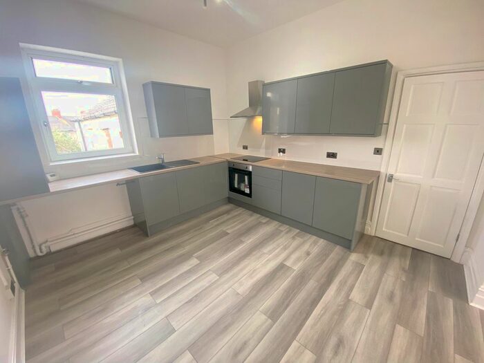 3 Bedroom Flat To Rent In Caerleon Road, Newport, NP19