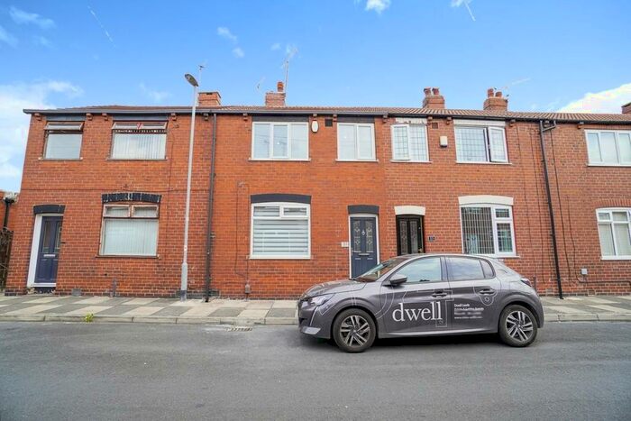 3 Bedroom Terraced House To Rent In Dawlish Mount, East End Park, Leeds, LS9