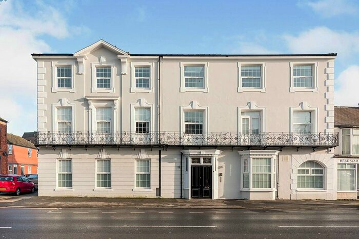 2 Bedroom Flat To Rent In Quay Road, Bridlington, North Humberside, YO16