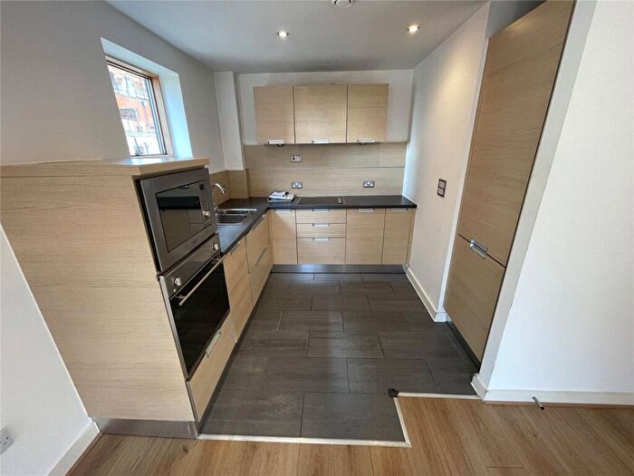 1 Bedroom Apartment To Rent In Barton Place, Hornbeam Way, Manchester, M4