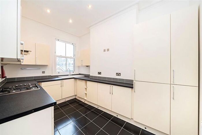 6 Bedroom Flat To Rent In Lee Road, Lee, SE3