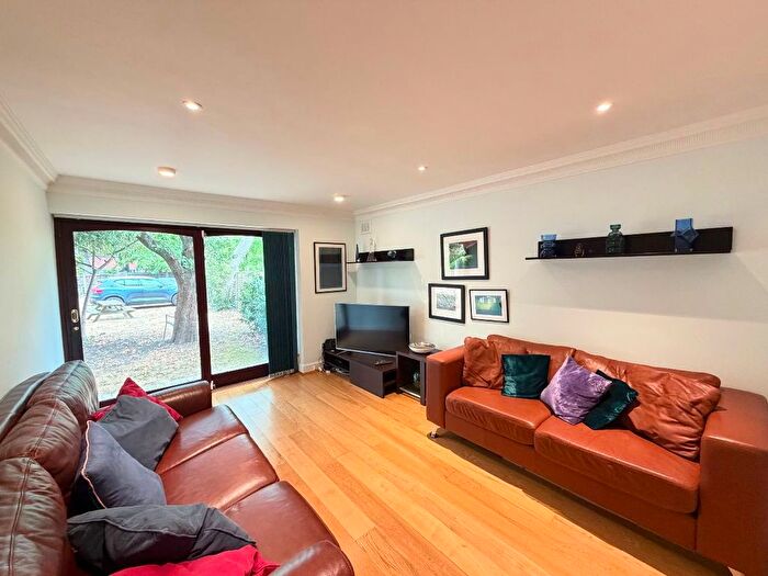 2 Bedroom Flat For Sale In Limes Court, Brondesbury Park, London, NW6