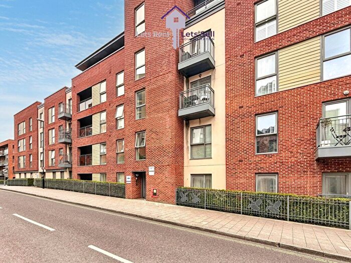 2 Bedroom Flat For Sale In John Thornycroft Road, SO19