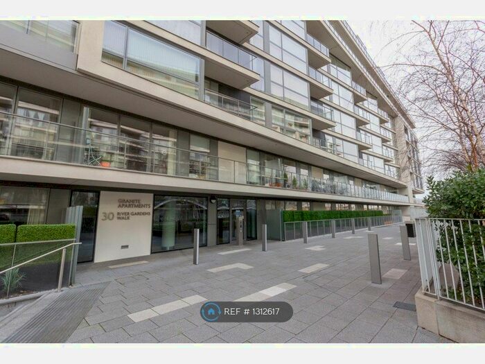 3 Bedroom Flat To Rent In River Gardens Walk, London SE10