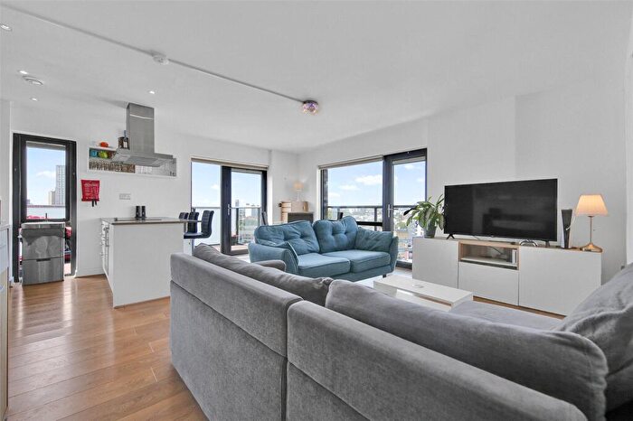 3 Bedroom Apartment To Rent In Stainsby Road, E14