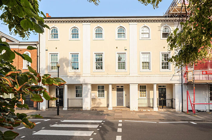 3 Bedroom Terraced House For Sale In Eastgate Street, Winchester, Hampshire, SO23