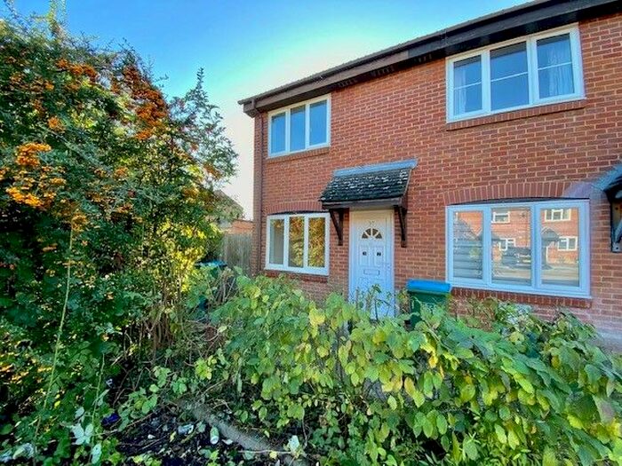 2 Bedroom End Of Terrace House To Rent In Vickery Close, Aylesbury, HP21