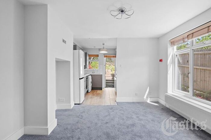 1 Bedroom Flat To Rent In Quernmore Road, Haringey, N4