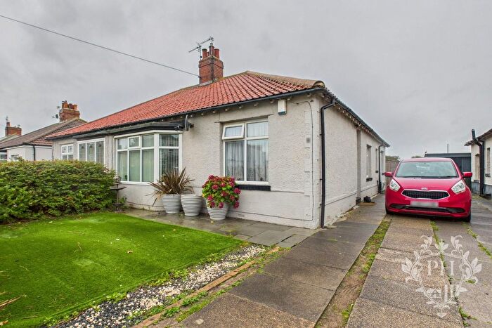 3 Bedroom Semi-Detached Bungalow For Sale In Lilac Grove, Redcar, TS10