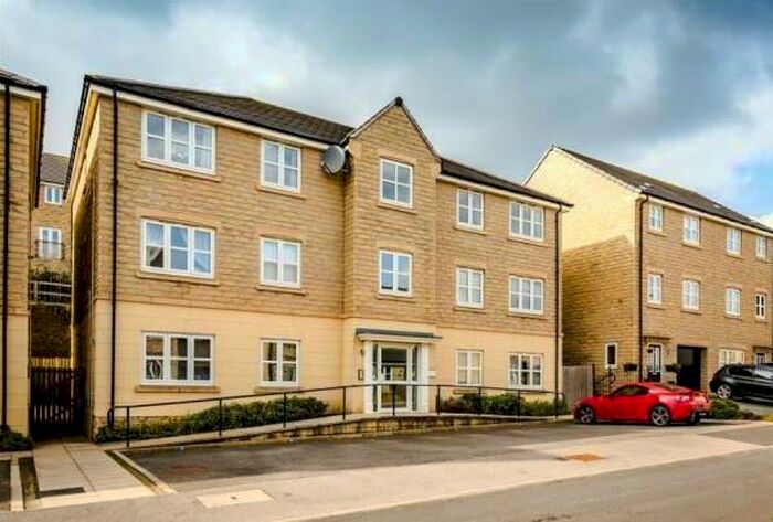 2 Bedroom Apartment To Rent In Tennyson Avenue, Huddersfield, HD3