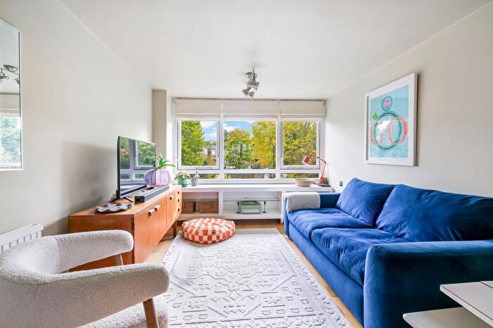 1 Bedroom Flat For Sale In Galba Court, Brentford Dock, TW8