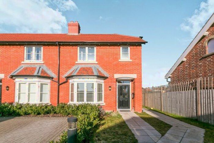 3 Bedroom End Of Terrace House To Rent In Normandy Street, Alton, GU34