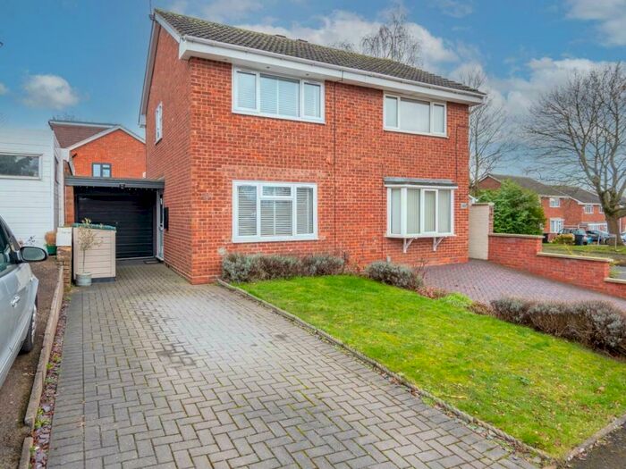 2 Bedroom House To Rent In Hicks Close, Warwick, CV34