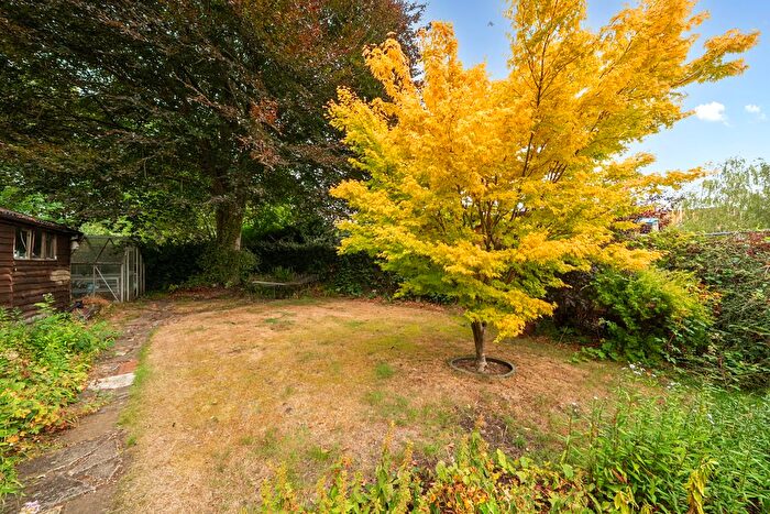 3 Bedroom End Terrace House For Sale In Haslemere Road, Liphook, GU30
