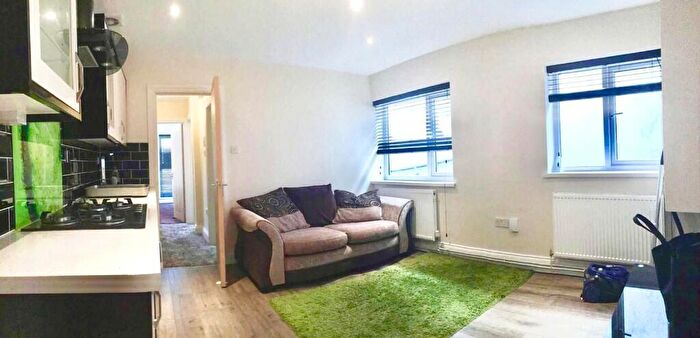 2 Bedroom Apartment To Rent In Tudor Street, Cardiff(City), CF11