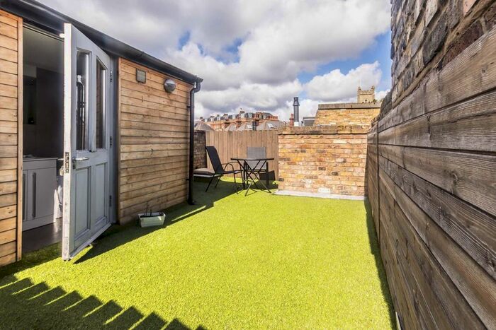 4 Bedroom Flat To Rent In Fulham Road, London, SW6