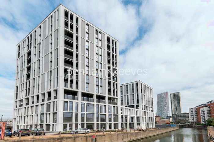 3 Bedroom Apartment To Rent In Marshgate Lane, E15