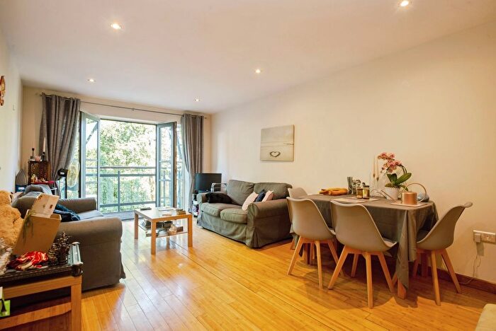 2 Bedroom Flat For Sale In South Mews, Magretian Place, Cardiff, South Glamorgan, CF10