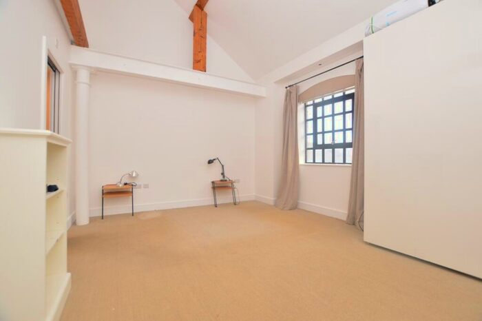2 Bedroom Flat To Rent In Godman Road Peckham, SE15