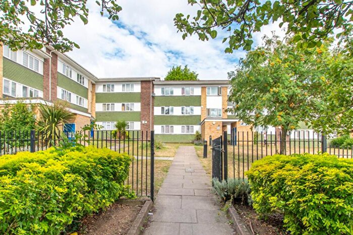 2 Bedroom Flat For Sale In Barnes Wallis Court, Wembley Park, Wembley, HA9