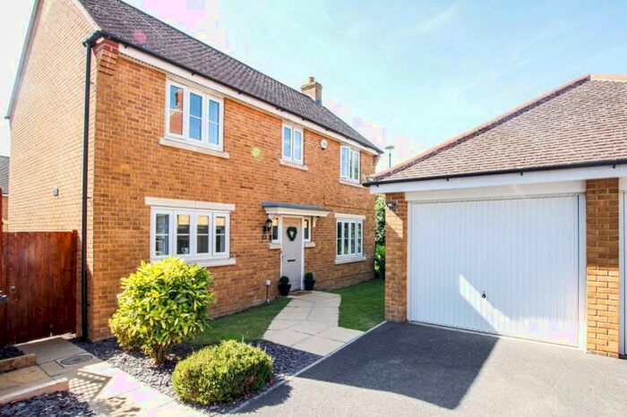4 Bedroom House To Rent In Kingdom Crescent, Swindon, SN25