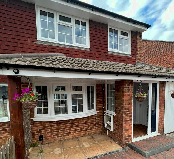 3 Bedroom Semi-Detached House To Rent In Hunter Drive, Bletchley, Milton Keynes, MK2