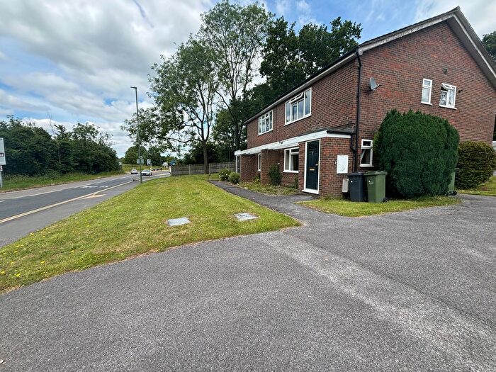 1 Bedroom Maisonette To Rent In The Chase, Guildford, GU2