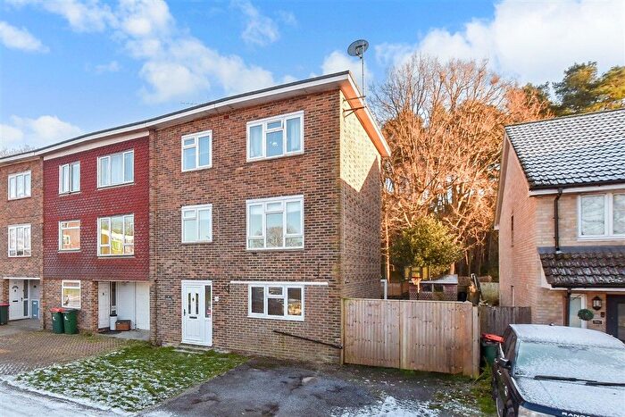 3 Bedroom End Terrace House For Sale In Rillside, Crawley, West Sussex, RH10